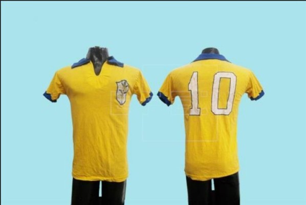 Camisetas de Pelé y Maradona, las mejor vendidas en subasta en Miami Beach