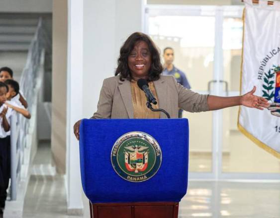 Meduca | La ministra de Educación Lucy Molinar.