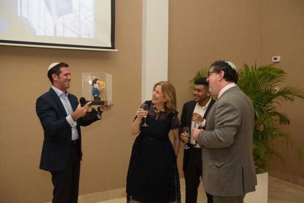 El rabino Gustavo Kraselnik y su esposa Ruthy celebran 20 años al frente de KSI