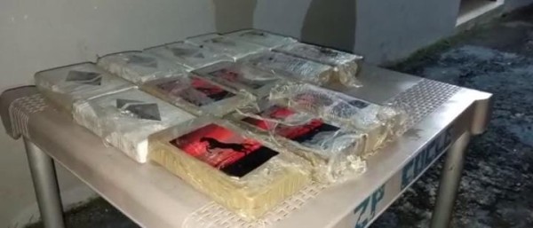 Ubican 13 paquetes de droga dentro de un auto en Penonomé
