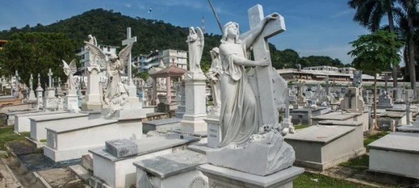 Establecen normas para visitar cementerios