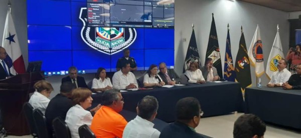 Minsa confirma el primer muerto por coronavirus en Panamá, anuncia suspensión de clases