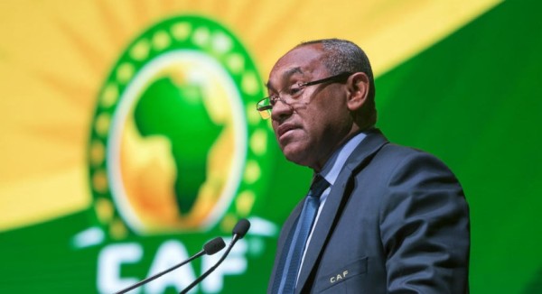 El presidente del fútbol africano prefiere gradas vacías a inseguridad