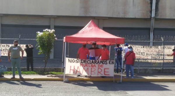 Trabajadores portuarios en huelga de hambre, exigen el pago de prestaciones
