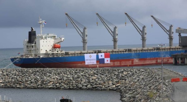 Realizan la primera exportación de concentrado de cobre extraído en Panamá