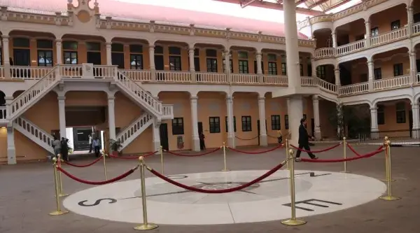 ML | El Palacio Bolívar.