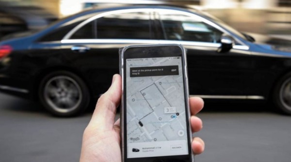Uber lamenta la decisión del Ejecutivo de prohibir el efectivo como método de pago