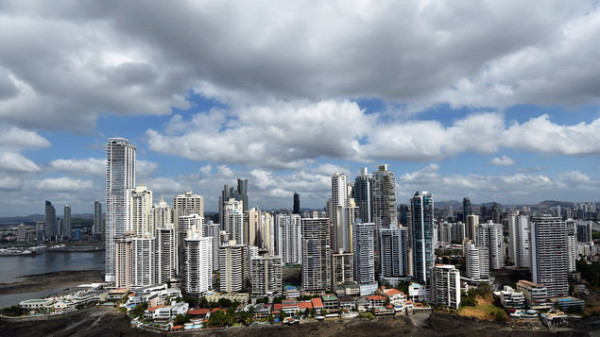 Panamá regresa a la lista negra de paraísos fiscales de la UE