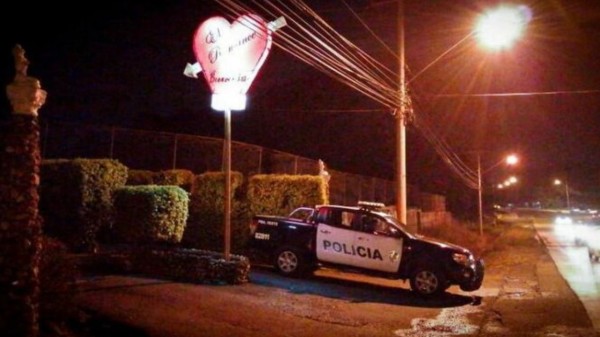 Encuentran el cadáver de una mujer dentro de una bolsa de basura en casa de citas