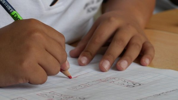 60% de los escolares sin clases por pandemia en 2020 son latinoamericanos