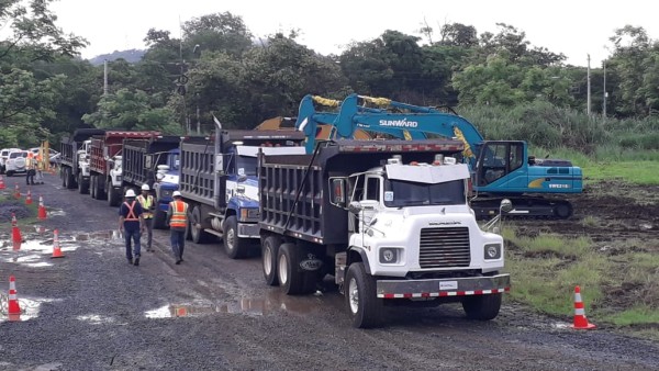 Trabajadores del proyecto Cuatro Puente sobre el Canal en huelga por incumplimiento de la empresa