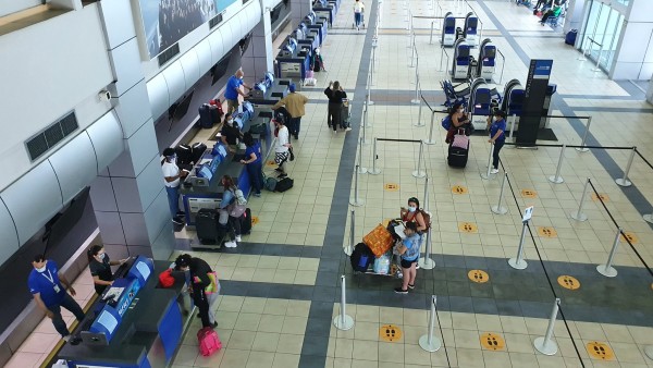Cortizo anuncia la eliminación de vuelos humanitarios para que panameños regresen al país