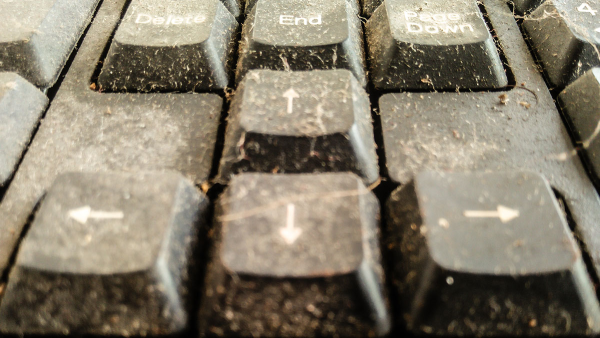 Pasos sencillos para limpiar el teclado