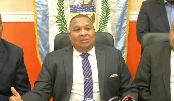 Alcalde de Colón anuncia toque de queda