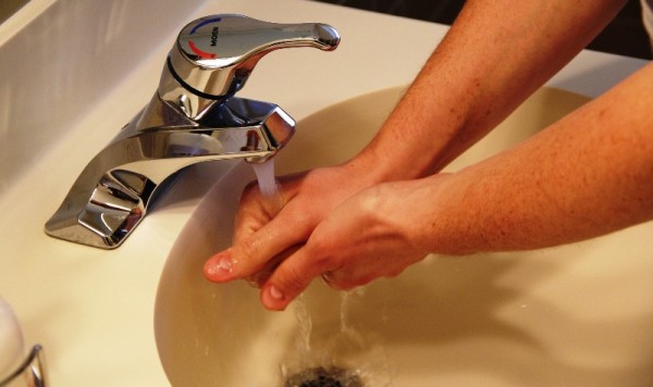 Lavado de manos reduce los virus y bacterias
