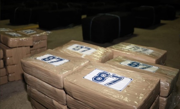 Decomisan 1,025 paquetes de droga en un contenedor en el Puerto de Balboa