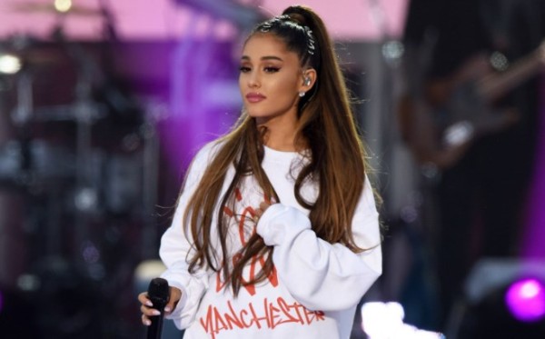 La estrella del pop Ariana Grande lanza álbum en medio de polémica con Grammys