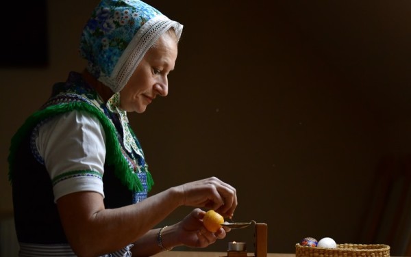 Minoría eslava celebrará la pascua con huevos especiales