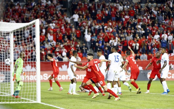 Canadá golea 4-1 a Panamá y sigue invicta en premundial de Concacaf
