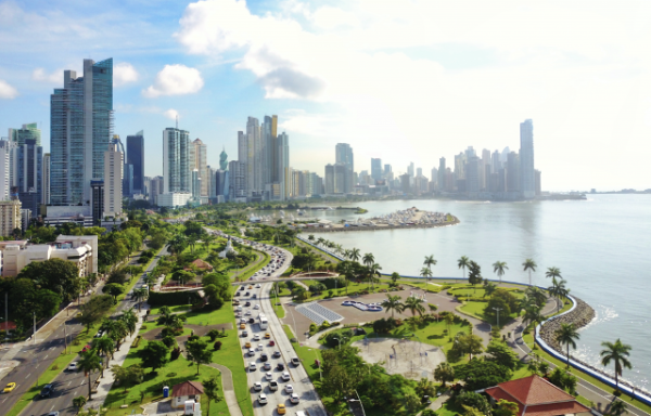 Panamá busca deshacer su estigma de paraíso fiscal y atraer inversores