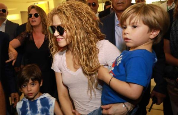 Shakira llega a Beirut para inaugurar mañana un festival de música