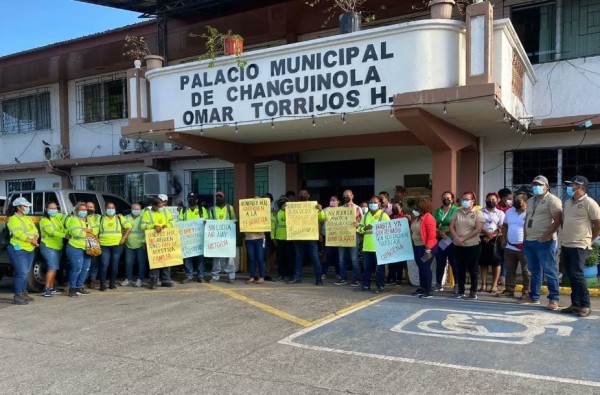 Funcionarios del municipio de Changuinola reclaman pagos y piden que se ratifique a la nueva Tesorera