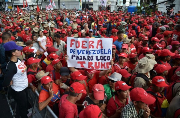 Maduro denuncia, Guaidó presiona y enfermos renales mueren por apagón en Venezuela