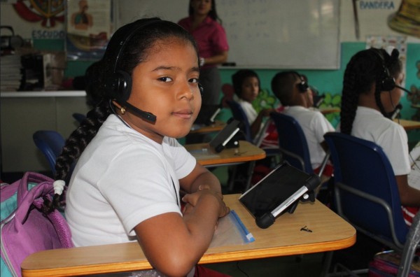 Cerca de 300 escuelas públicas de Panamá son reconocidas como bilingües