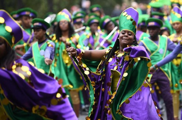Londres celebra el día que el carnaval de Notting Hill dedica a las familias