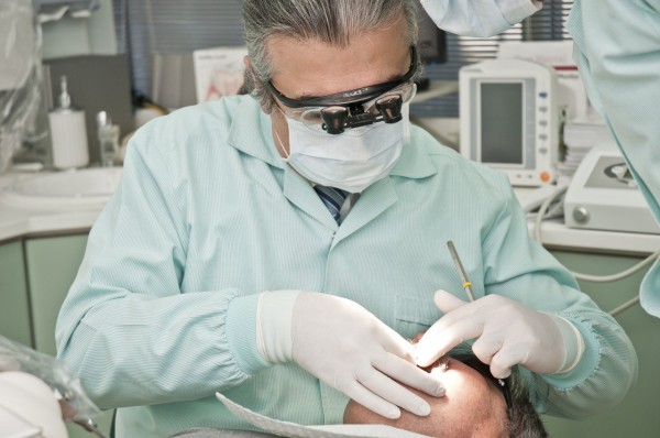 Odontólogos aumentarían el costo de la atención tras la reapertura