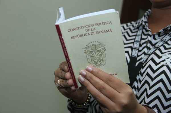 Nueva Constitución, la promesa de los presidenciales