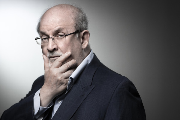 Rushdie se recupera tras ser apuñalado