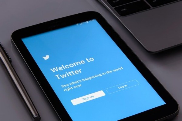Twitter suspende la cuenta de una congresista de ultraderecha