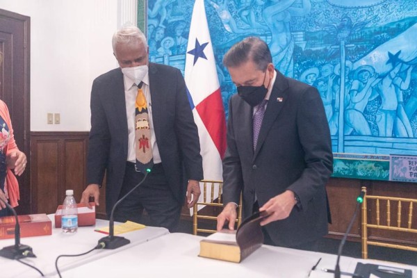 Presidente Cortizo recibe a representantes de las iglesias evangélicas de Panamá