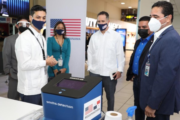 Estados Unidos dona 5 equipos de detección de explosivos para el Aeropuerto de Tocumen