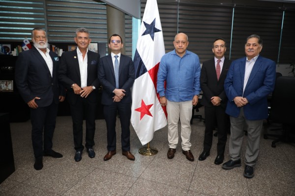 Adames recibe visita de representantes de la Sociedad de Activos Especiales de Colombia
