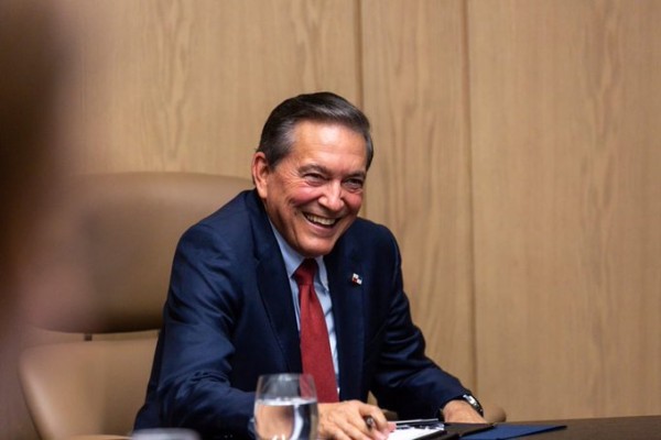 Cortizo anuncia que otra multinacional expandirá operaciones en Panamá