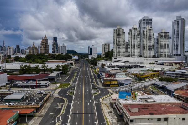 Panamá vuelve a restringir movilidad por nuevos casos de la COVID-19