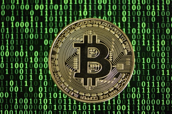El bitcóin sube 11% y supera los 38.000 dólares