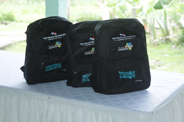 Gobierno entrega mochilas, certificaciones de alfabetización y activos agrícolas en Coclé