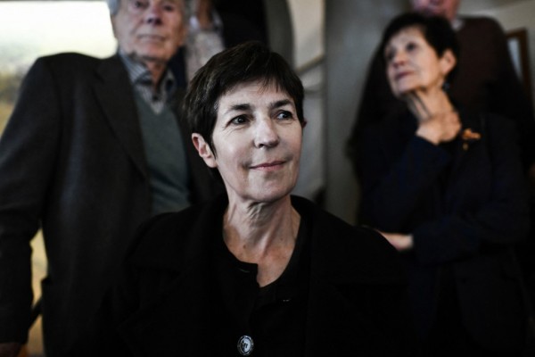 Escritora francesa Christine Angot gana el premio Medicis