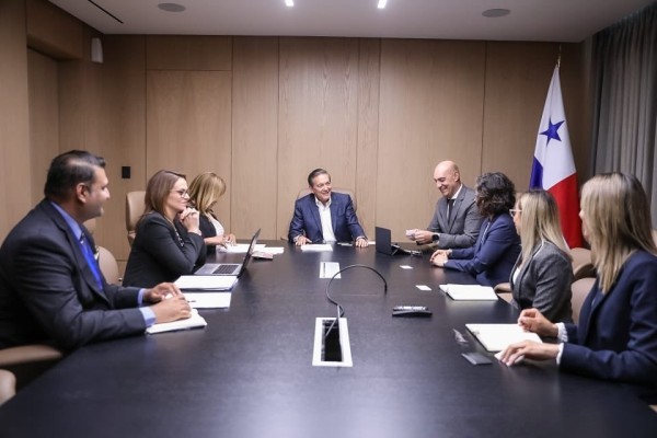 Cortizo anuncia que una multinacional se mudará a Panamá