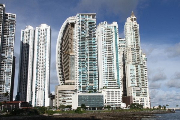Panamá logró la emisión de 2 mil millones de dólares en bonos