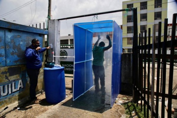Minsa ordena suspender túneles, cámaras, cabinas y cualquier dispositivo de rociado a personas