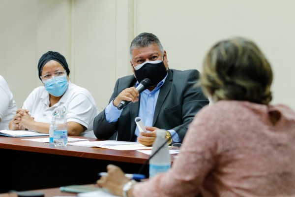 Viceministra de Salud se reúne con afectados por el Dietilenglicol para tratar tema de certificaciones