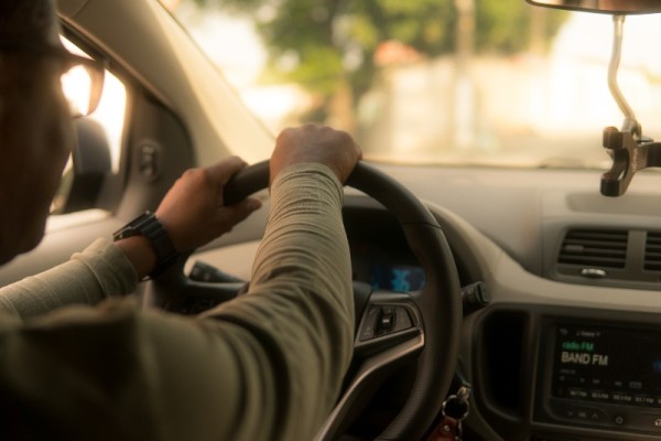Taxistas contemplan integrarse a las plataformas digitales