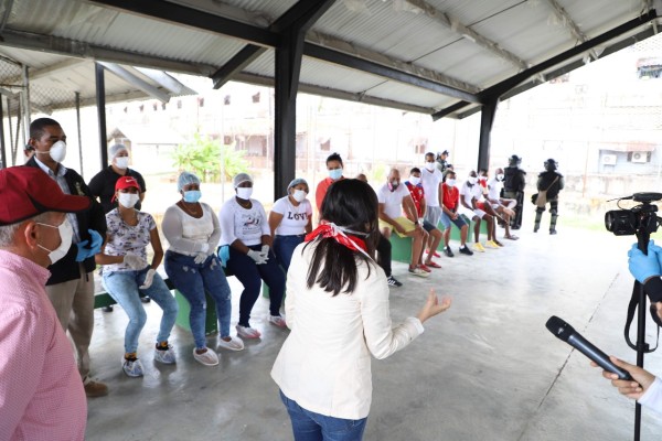 Autoridades se reúnen con voceros de reclusos de la cárcel Nueva Esperanza en Colón