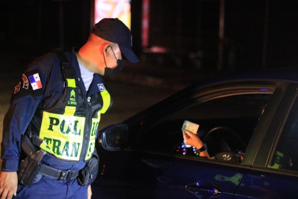 La Policía coloca 1,582 multas por infracciones de tránsito