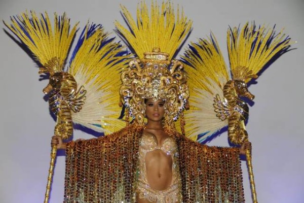 Miss Supranational Panamá rinde honor al Canal con su traje de fantasía