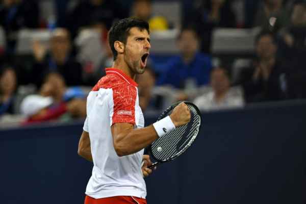 Djokovic reina en Shanghai y se acerca al trono mundial
